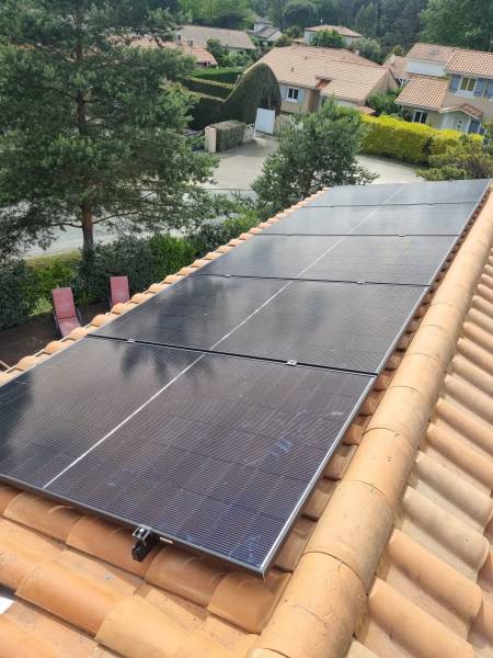 Installation photovoltaïque 6,5 kWc en surimposition sur toiture tuiles à Pessac