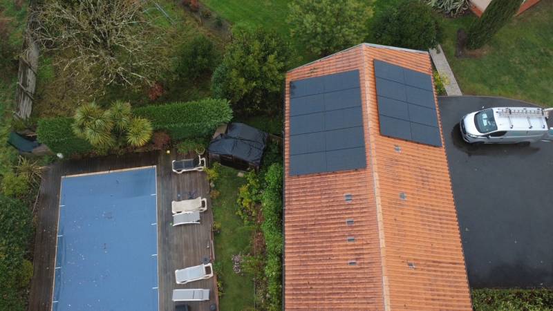 Installation de panneaux solaires à Bordeaux avec intervention rapide et planification complète du projet, de l’étude technique à la mise en service.