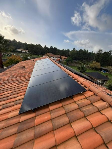 Comparaison de devis photovoltaïques à Bordeaux : analyse des équipements, du dimensionnement et des performances pour choisir une installation solaire adaptée