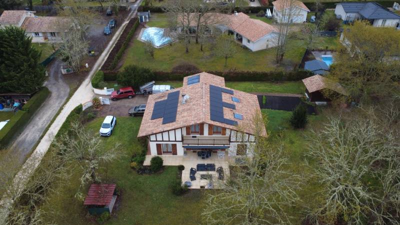 Installation solaire 11 kWc à Belin-Béliet : 22 panneaux DualSun, micro-onduleurs APSystems et rentabilité en 5 ans