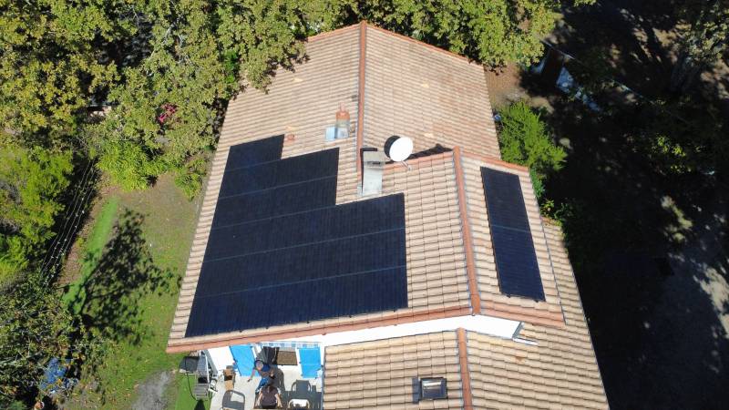 Installation de panneaux solaires à Bordeaux (33) avec gestion des démarches et des aides, de l’étude technique à la mise en service par Énergie Sol’R.