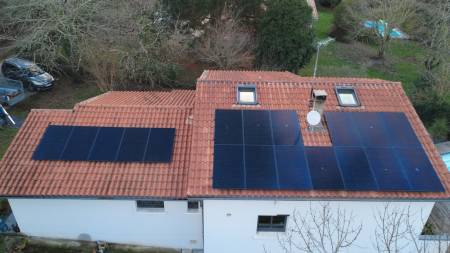 Notre zone d'activité pour ce service Entreprise pour pose de panneaux solaires électriques avec bornes de recharge pour véhicules et maintenance préventive à